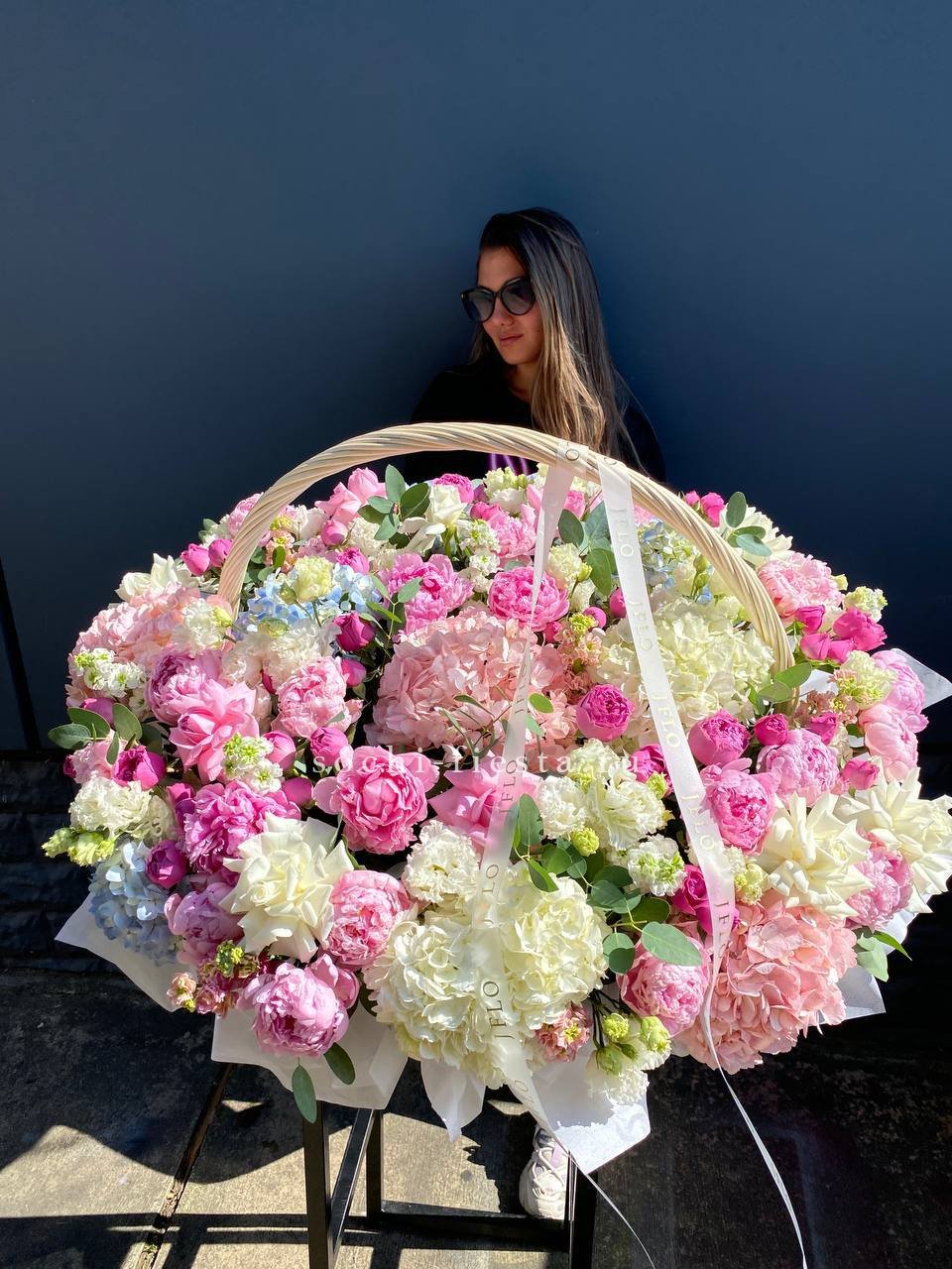 Премиум цветочная корзина в Ярославле