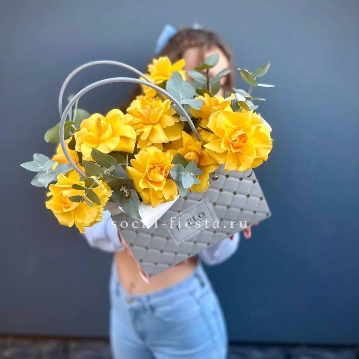 Сумочка с розами "Эдель" в Ярославле