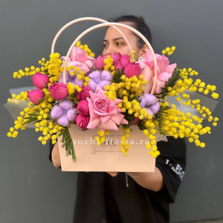 Сумочка мимозы и роз "Примавера" в Ярославле