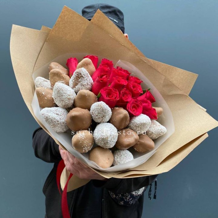 Розы и клубника в шоколаде Мерси в Ярославле