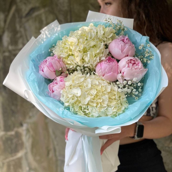 Букет с пионами "Блюсом" в Ярославле
