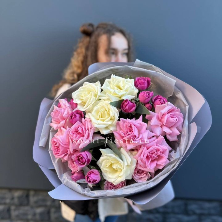 Букет французских и пионовидных роз в Ярославле