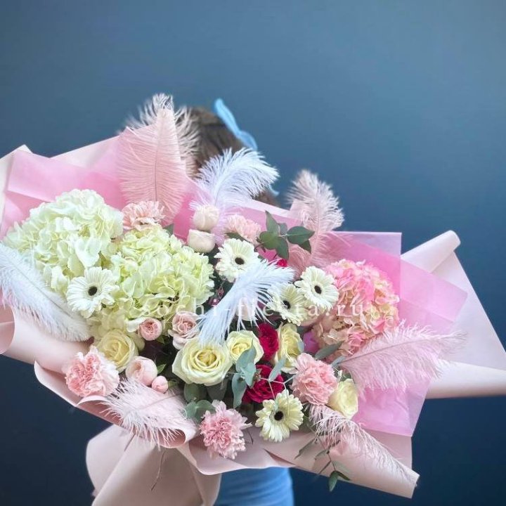 Дизайнерский букет "Валенсия-3" в Ярославле