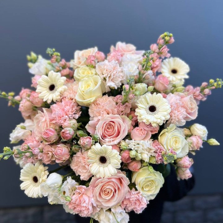 Авторский букет "Нежный" в Ярославле