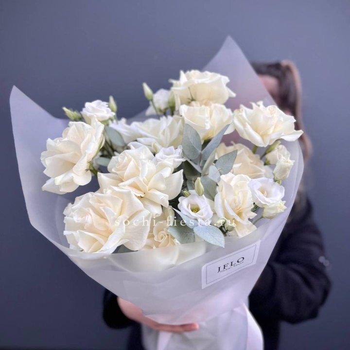 Букет французских роз и эустомы  в Ярославле