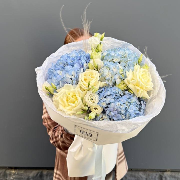 Букет "Глубина глаз" с доставкой в Ярославле