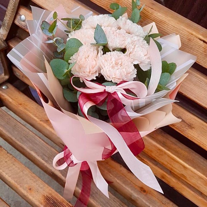 Диантусы с эвкалиптом в Ярославле