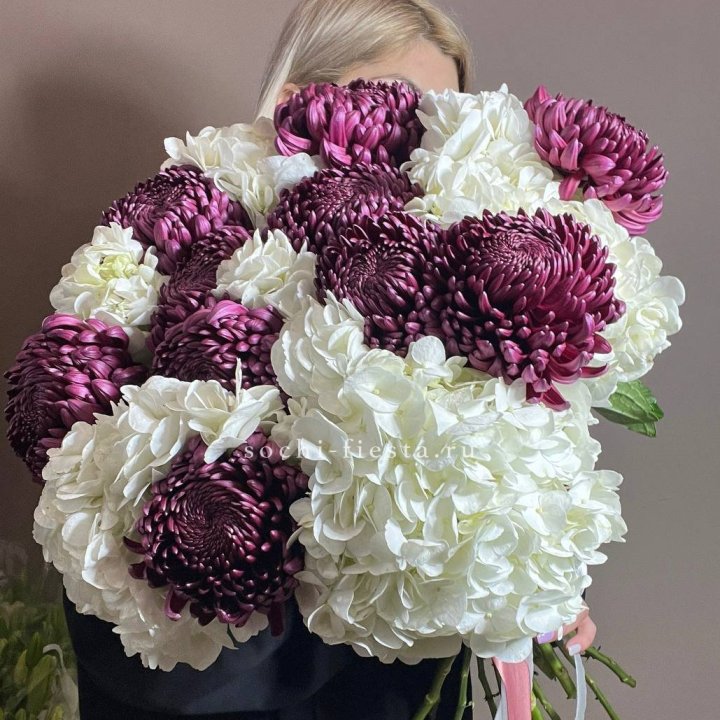 Охапка Бигуди и гортензий в Ярославле