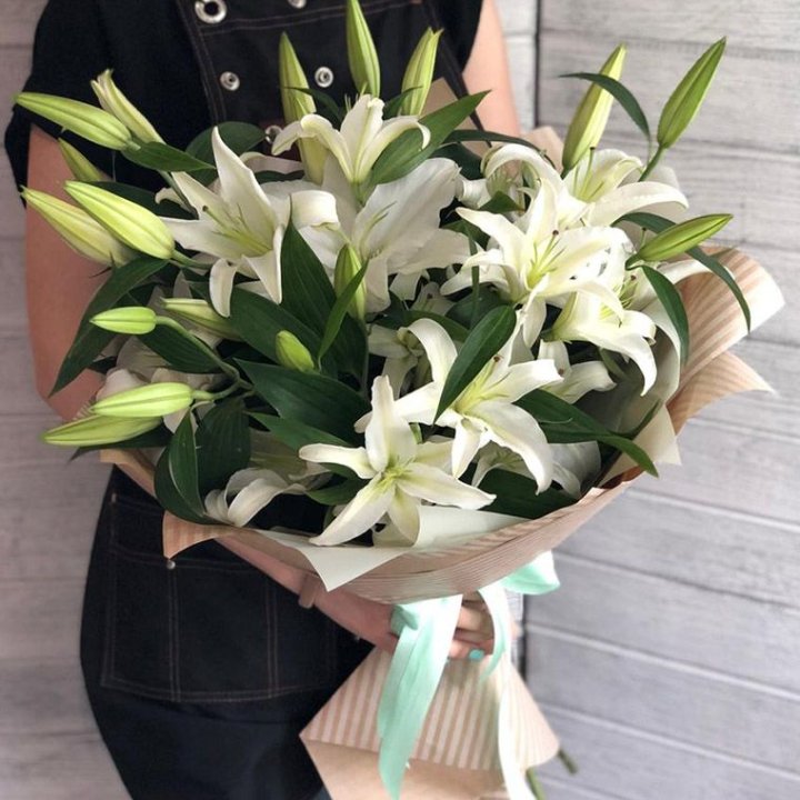 Букет белых лилий в Ярославле