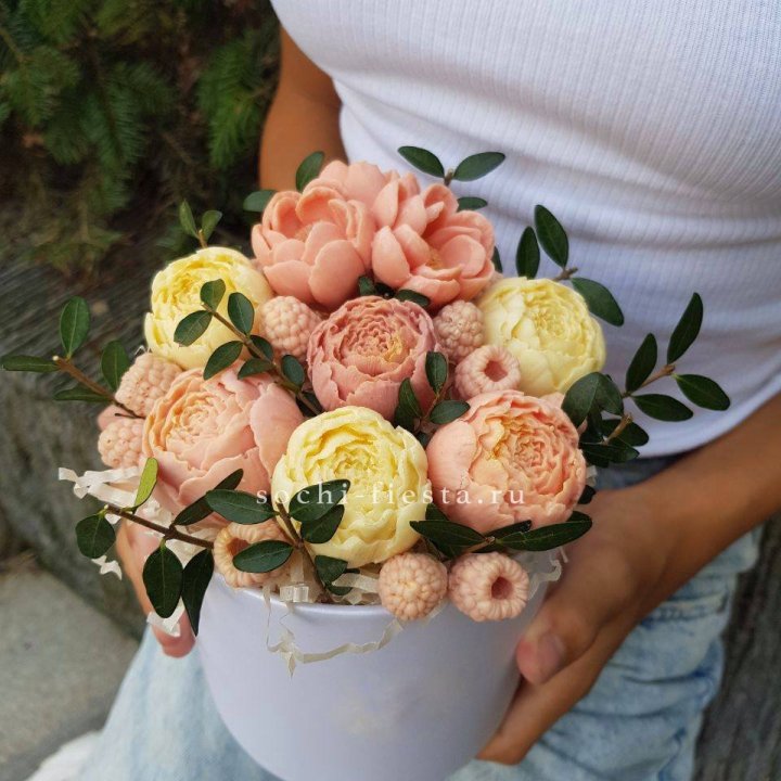 Шоколадный букет с ягодами в Ярославле