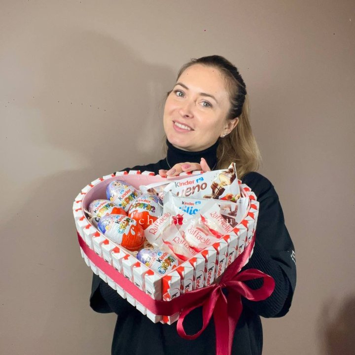 Подарочный набор сердце с Киндерами в Ярославле