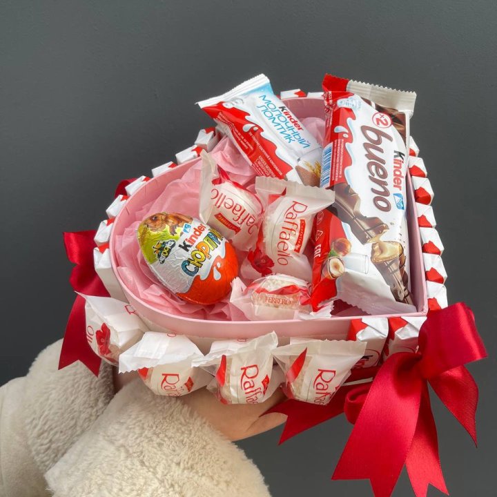 Бокс киндерами и раффаэлло в Ярославле