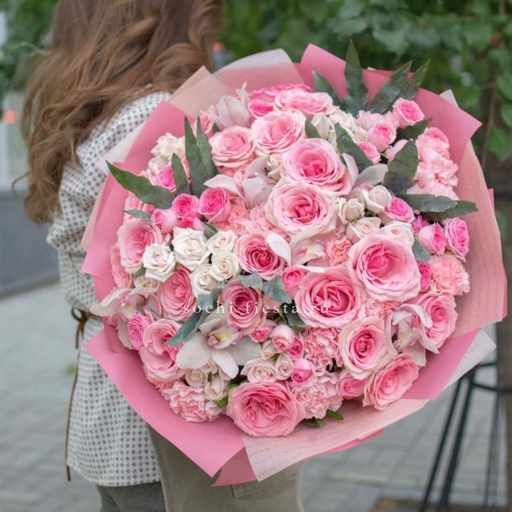 Дизайнерский букет "Барби" в Ярославле