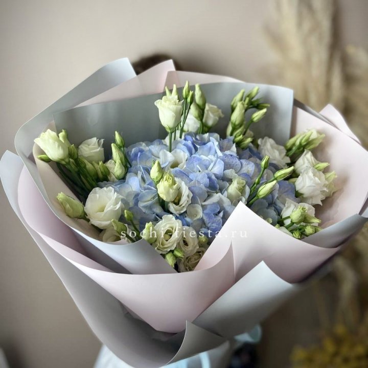 Букет с гортензией "Адель" в Ярославле