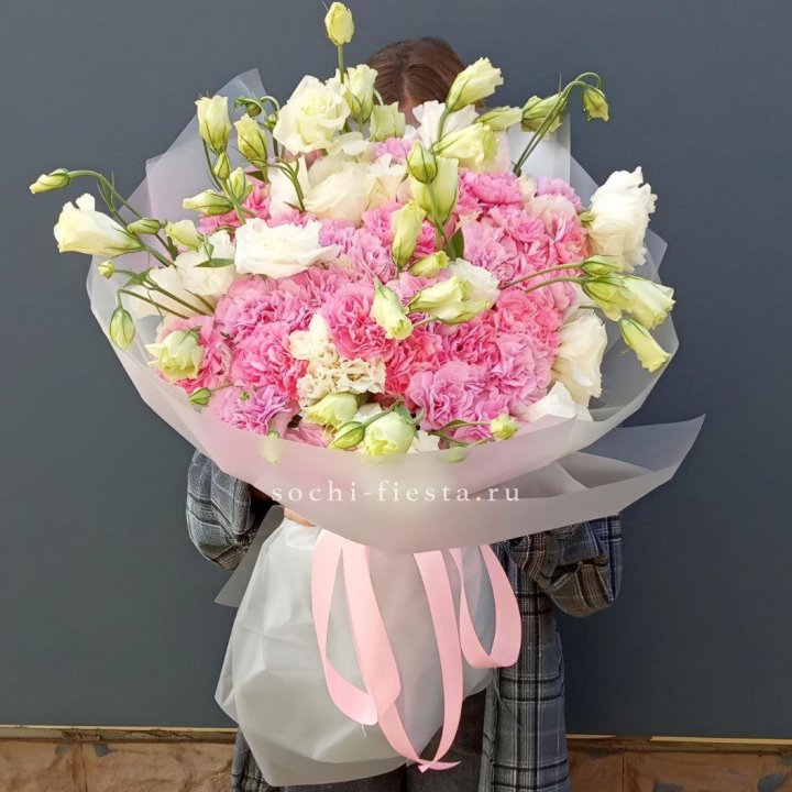 Букет из эустом и диантусов  в Ярославле