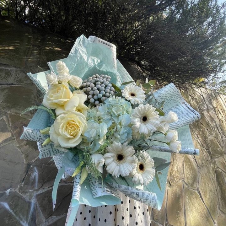 Дизайнерский букет "Линдж-блю" в Ярославле