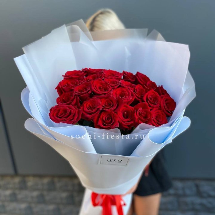 25 высоких роз  в Ярославле