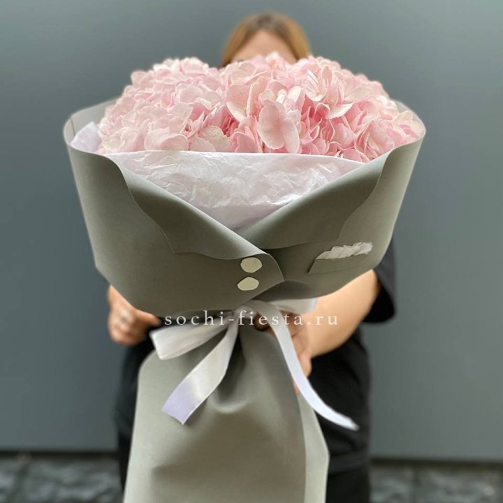  Букет  пиджачок из 5 гортензий в Ярославле