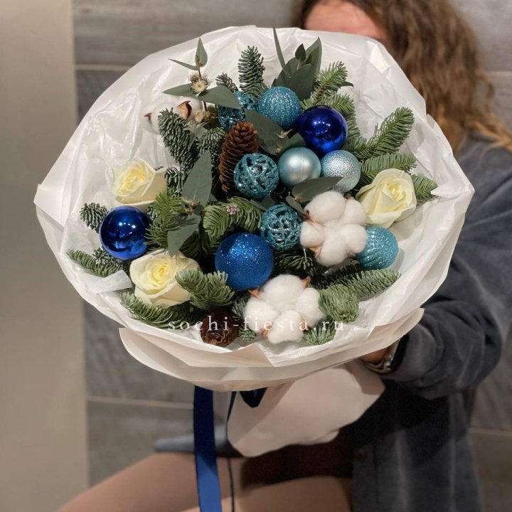 Новогодний букет "Синий иней" в Ярославле