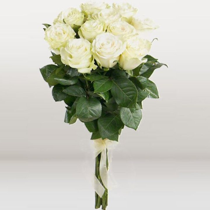 11 белых голландских роз в Ярославле