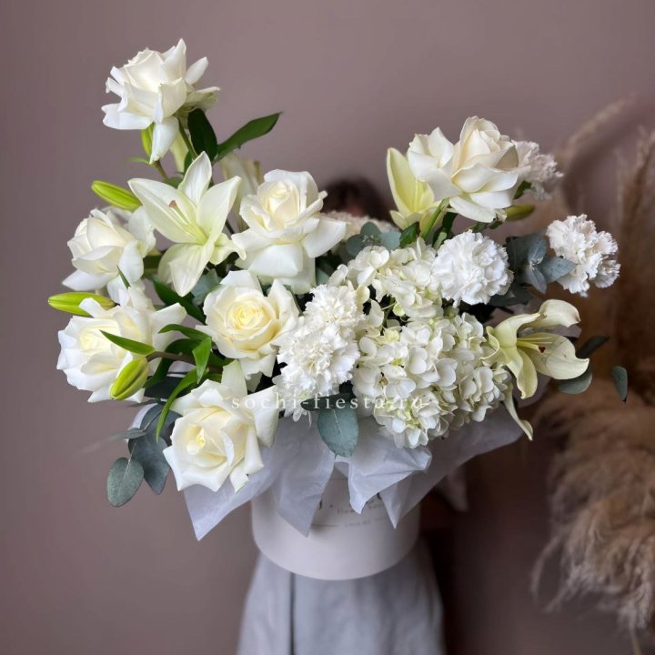 Цветочный бокс "Вайт дримс" в Ярославле