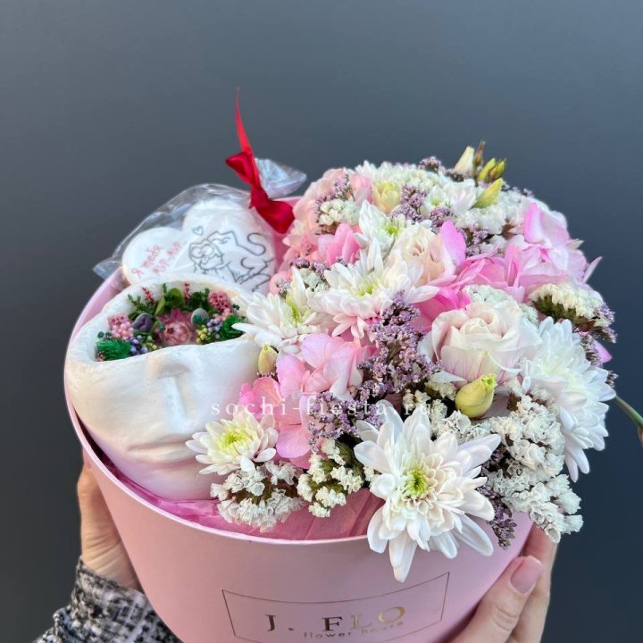 Цветы и свеча в коробке в Ярославле