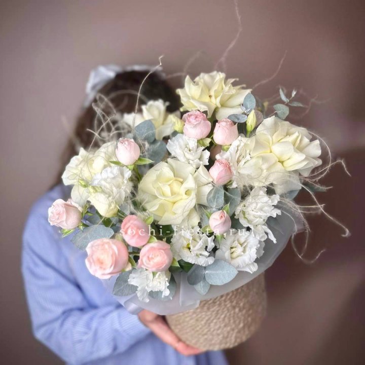 Авторский бокс "Милена" в джутовом кашпо в Ярославле