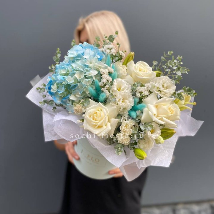 Цилиндр в голубых оттенках №1 в Ярославле