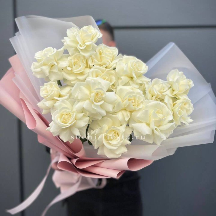 Букет из 15 французских роз Вайт дрим в Ярославле