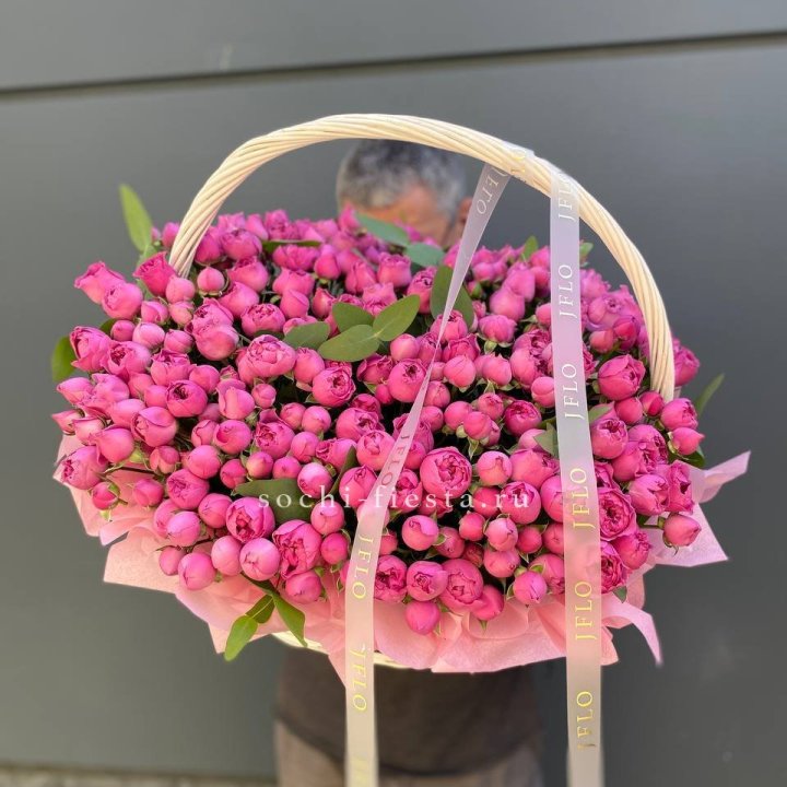 Корзина роз Мисти Баблс 101 в Ярославле