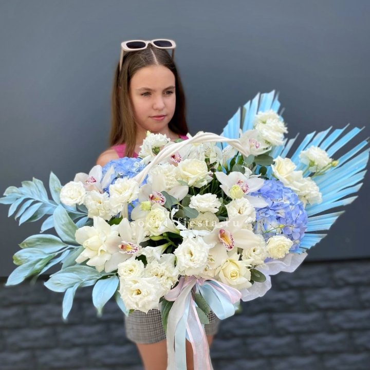 Цветочная корзина "Блю винч" в Ярославле