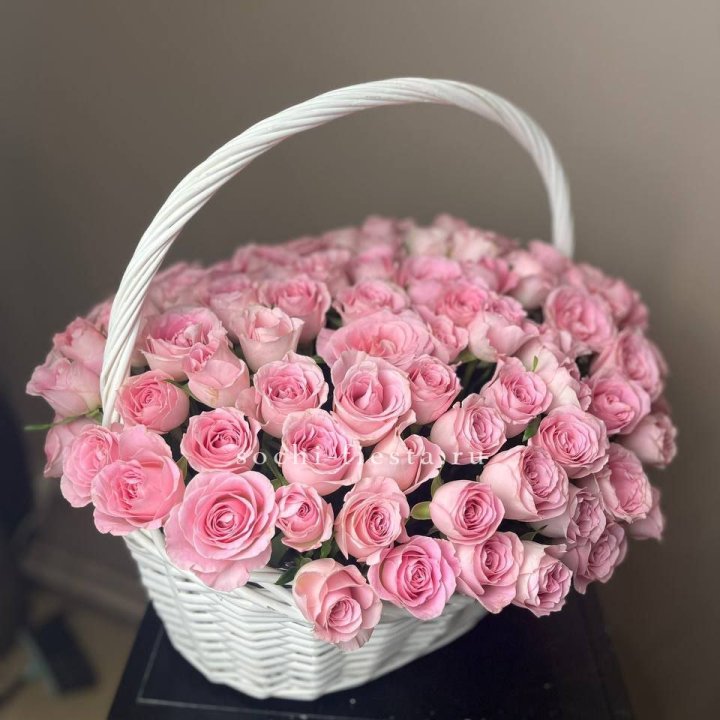 101 розовая роза в корзине в Ярославле