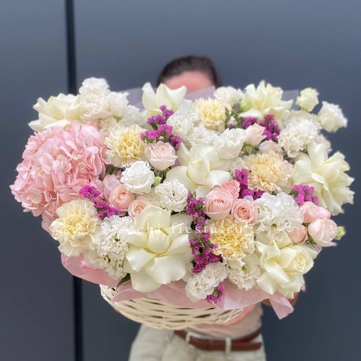 Корзина "Воздушная нежность" в Ярославле