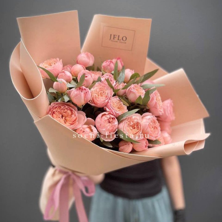 Букет из 9 кустовых роз Джульетта в Ярославле