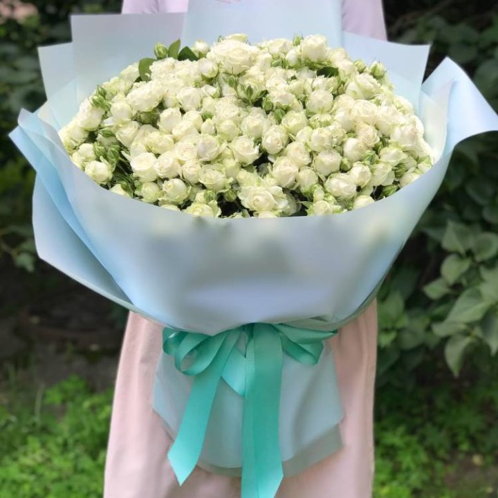 51 белая кустовая роза в Ярославле
