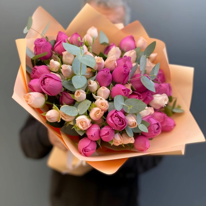 Букет кустовых роз Тендернес в Ярославле