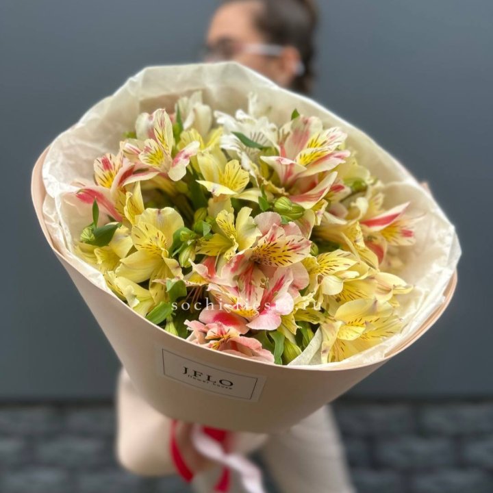 Альстромерии в нежном оформлении в Ярославле