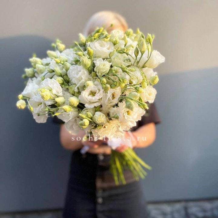 Букет эустом под ленту  в Ярославле