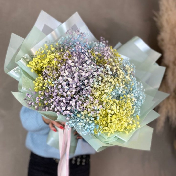 Букет радужных гипсофил в Ярославле