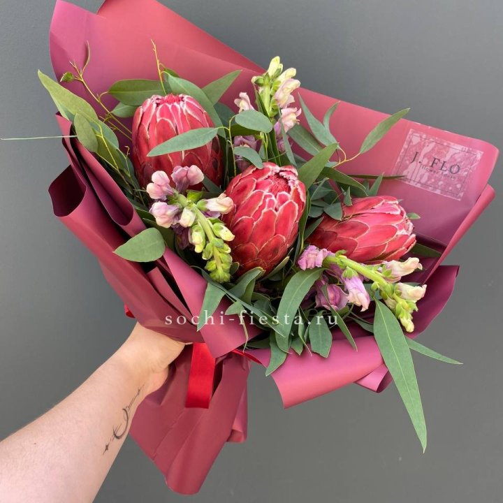 Букет из протеи "Квин" в Ярославле