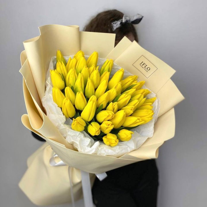 51 жёлтый тюльпан в Ярославле