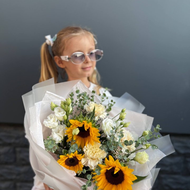  Букет  из стойких цветов с подсолнухами в Ярославле