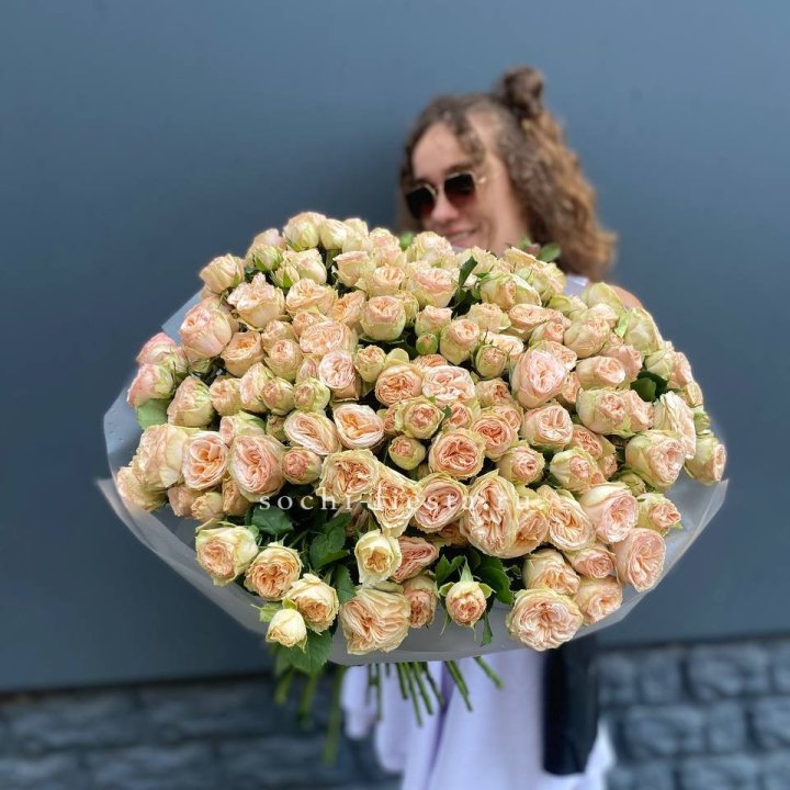 51 пионовидная роза в Ярославле