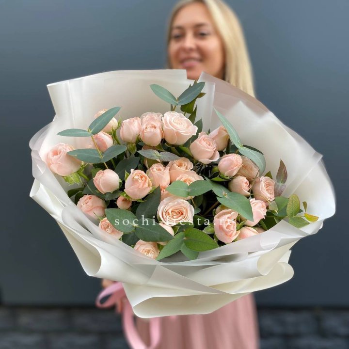 Букет кустовых роз "Фреш" с доставкой в Ярославле