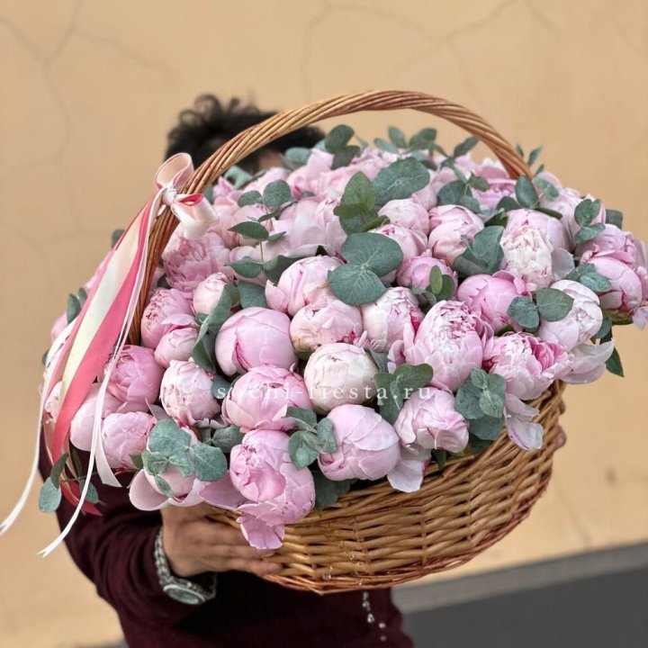 Корзина пионов "75" в Ярославле