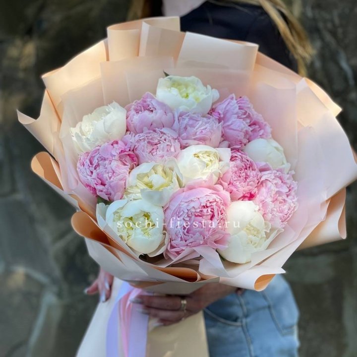 Букет 15 зефирных пионов в Ярославле