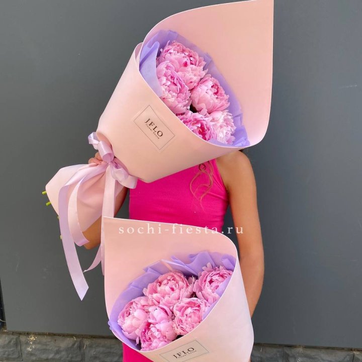Букет из 5 пионов в Ярославле