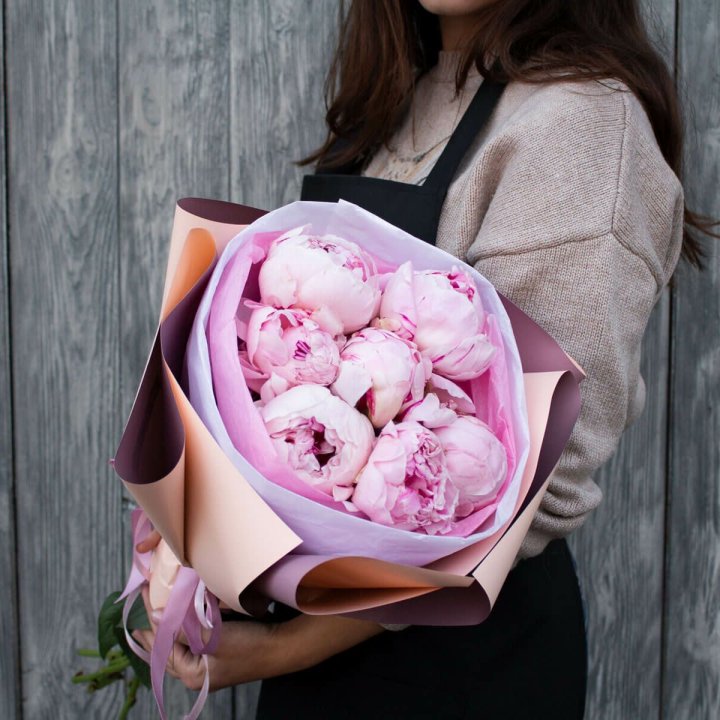 7 зефирных пионов в оформлении в Ярославле