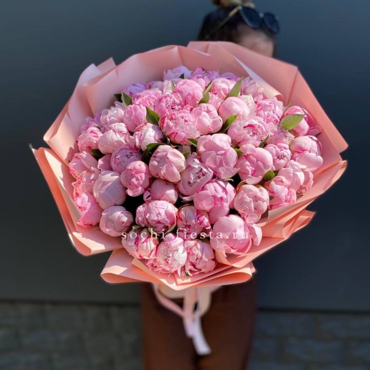 Нежный букет 51 пионов  в Ярославле