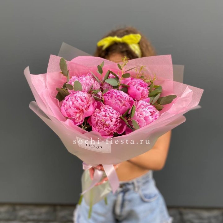 7 ярких пионов в оформлении в Ярославле